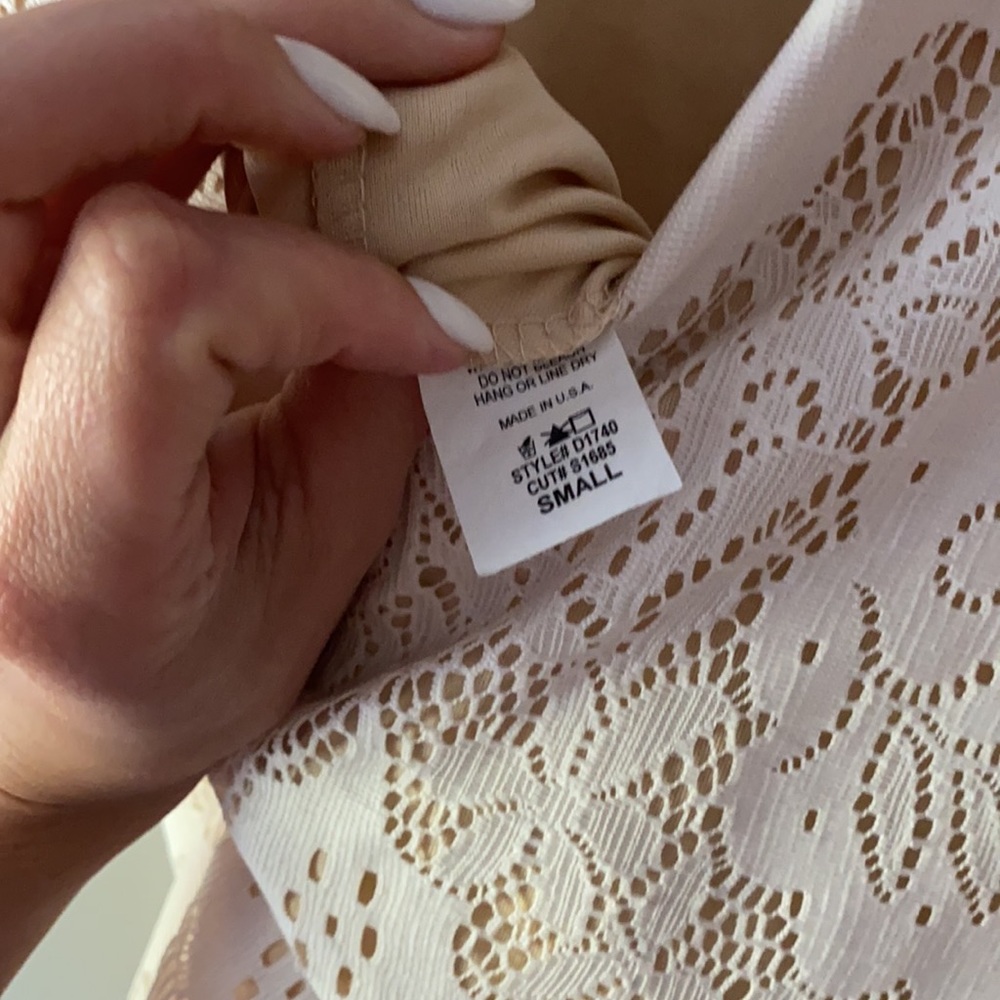 BOGO Maxi Backless Cream White Lacy Dress - Picture 8 of 8